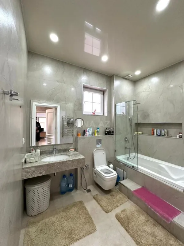 Satılır 6 otaqlı həyət evi 310 m²