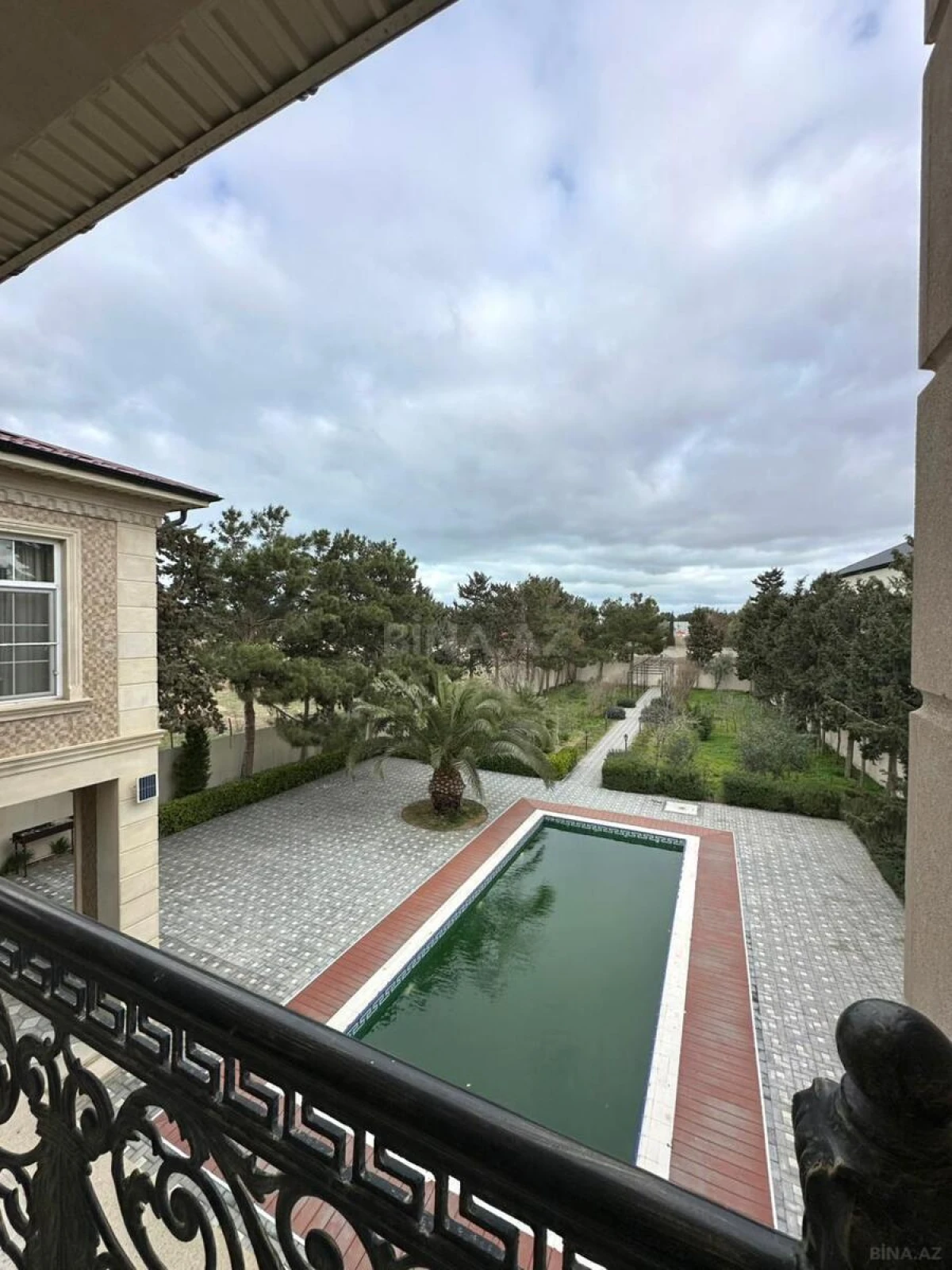 Satılır 6 otaqlı həyət evi 310 m²