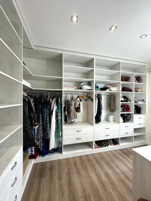 Satılır 6 otaqlı həyət evi 310 m²