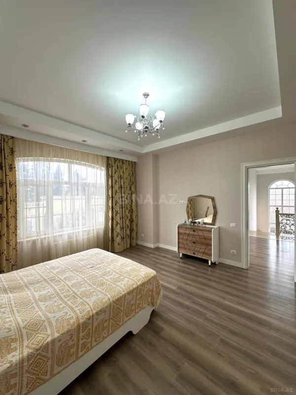 Satılır 6 otaqlı həyət evi 310 m²