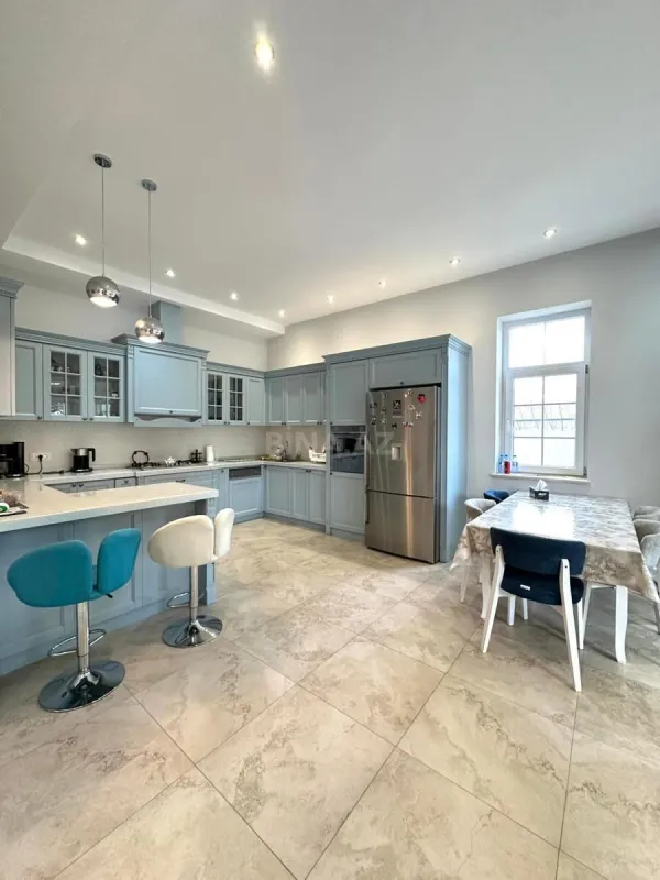 Satılır 6 otaqlı həyət evi 310 m²