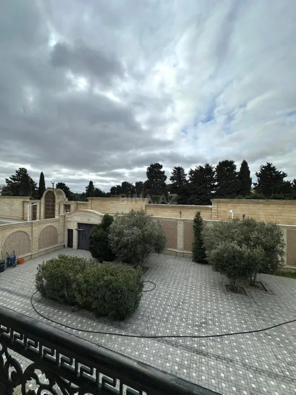 Satılır 6 otaqlı həyət evi 310 m²