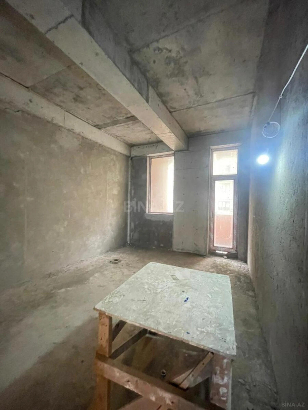 Satılır 4 otaqlı mənzil 200 m²