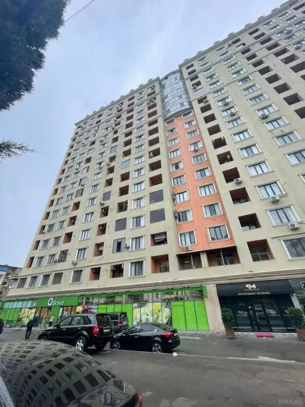 Satılır 4 otaqlı mənzil 200 m²