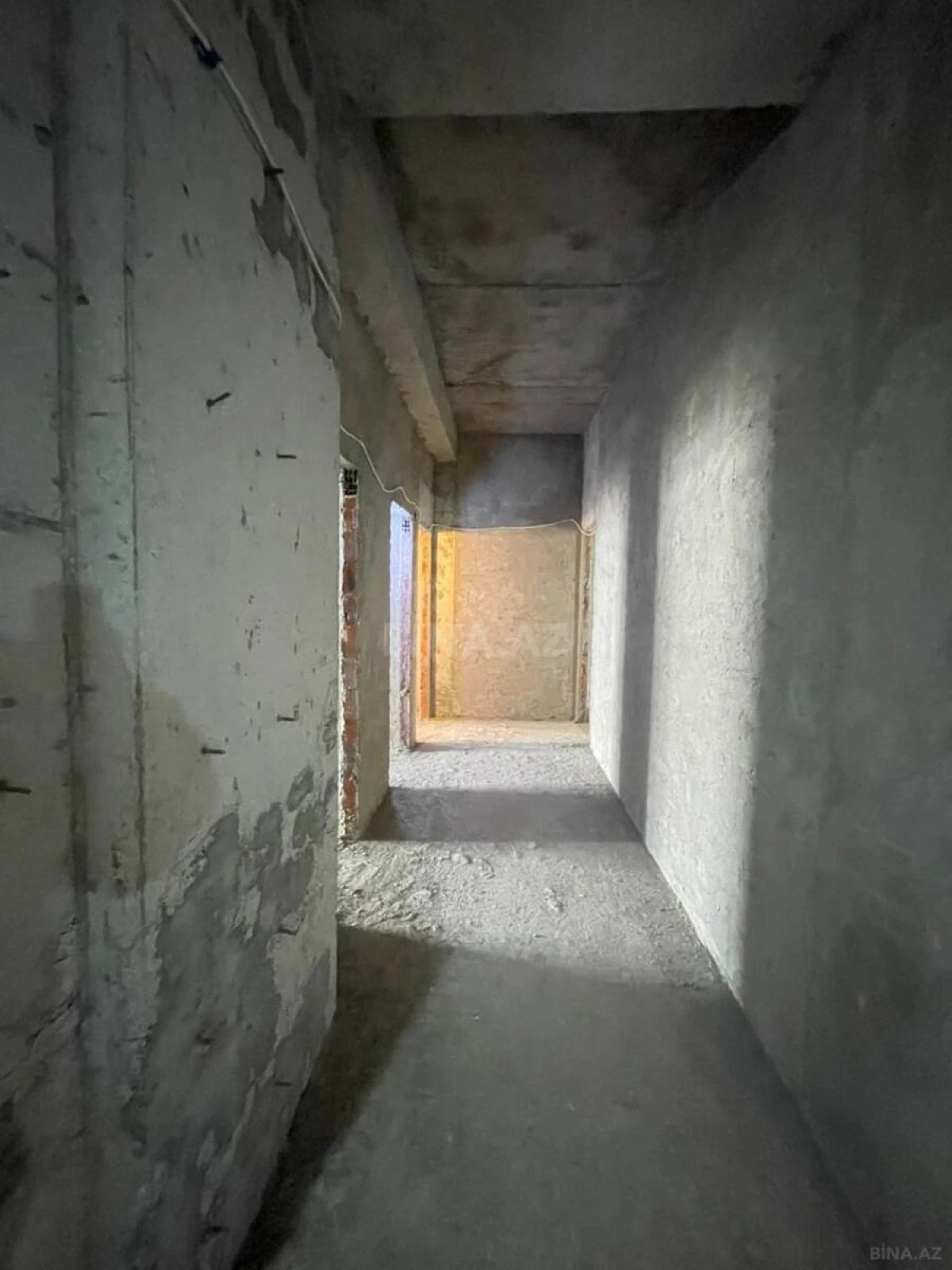 Satılır 4 otaqlı mənzil 200 m²