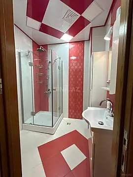 Kirayə verilir 2 otaqlı mənzil 107 m²