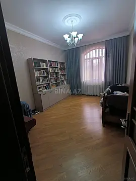 Satılır 9 otaqlı həyət evi 350 m²