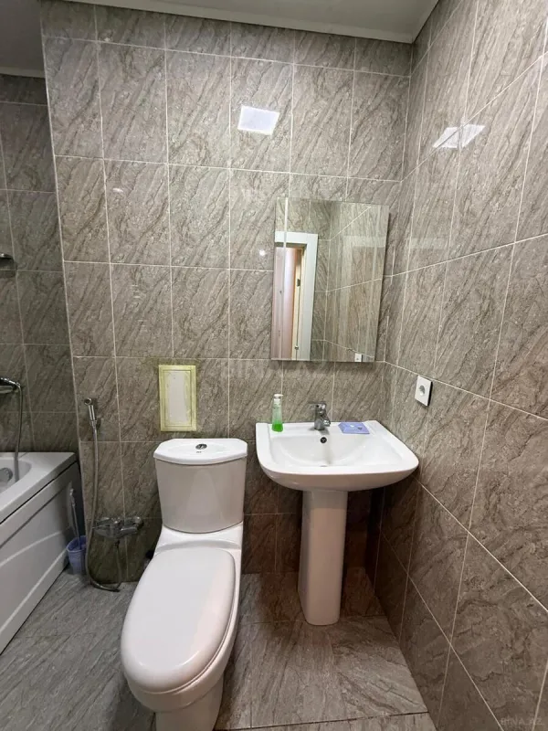 Kirayə verilir 2 otaqlı mənzil 57 m²