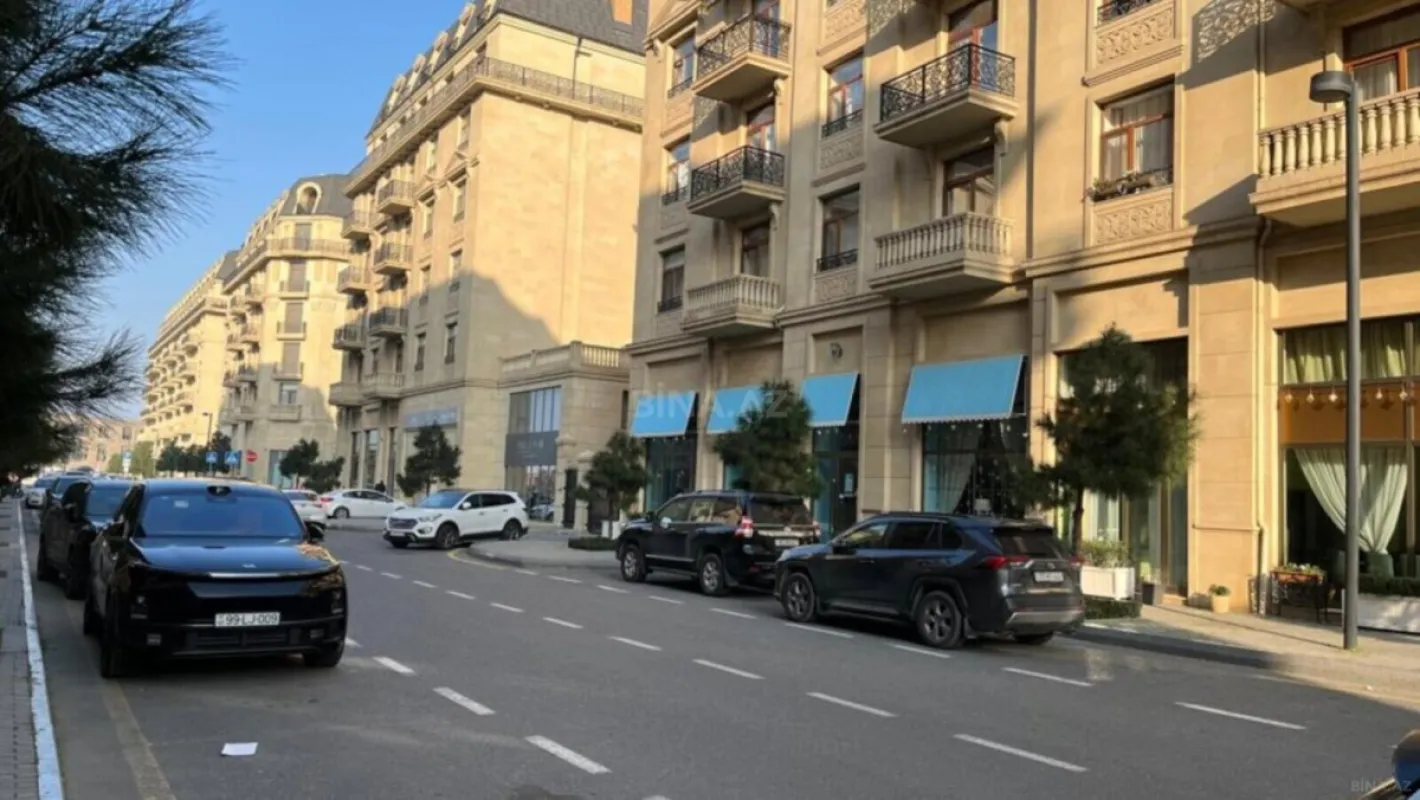 Satılır 2 otaqlı mənzil 97 m²