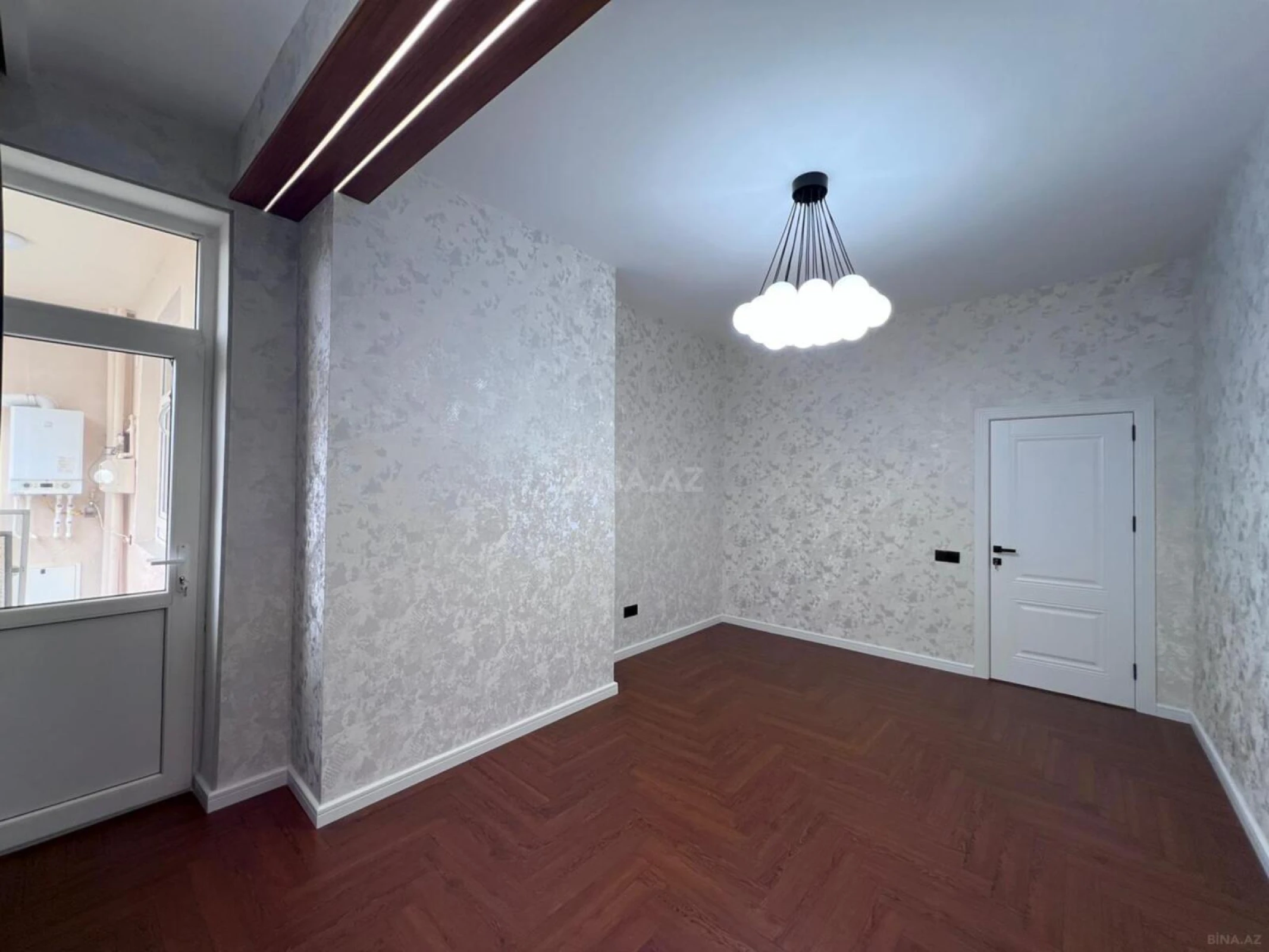 Satılır 3 otaqlı mənzil 96 m²