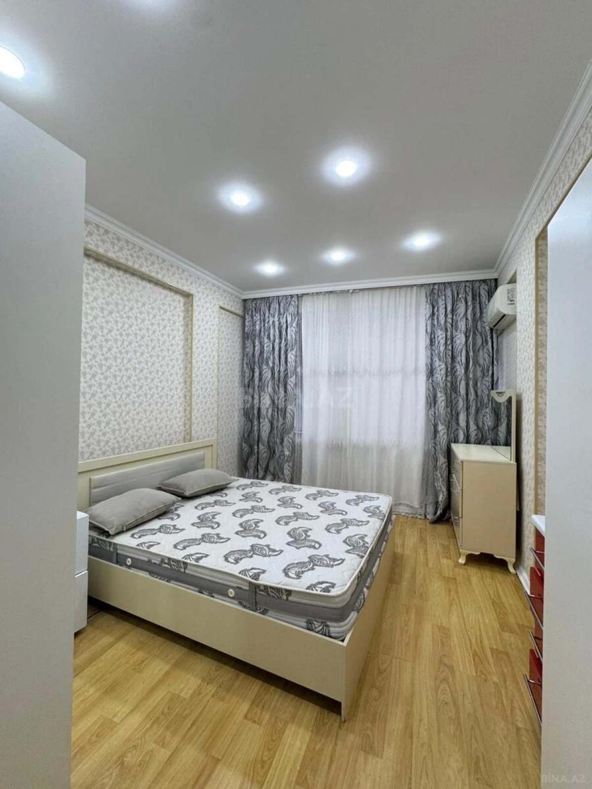 Satılır 2 otaqlı mənzil 60 m²
