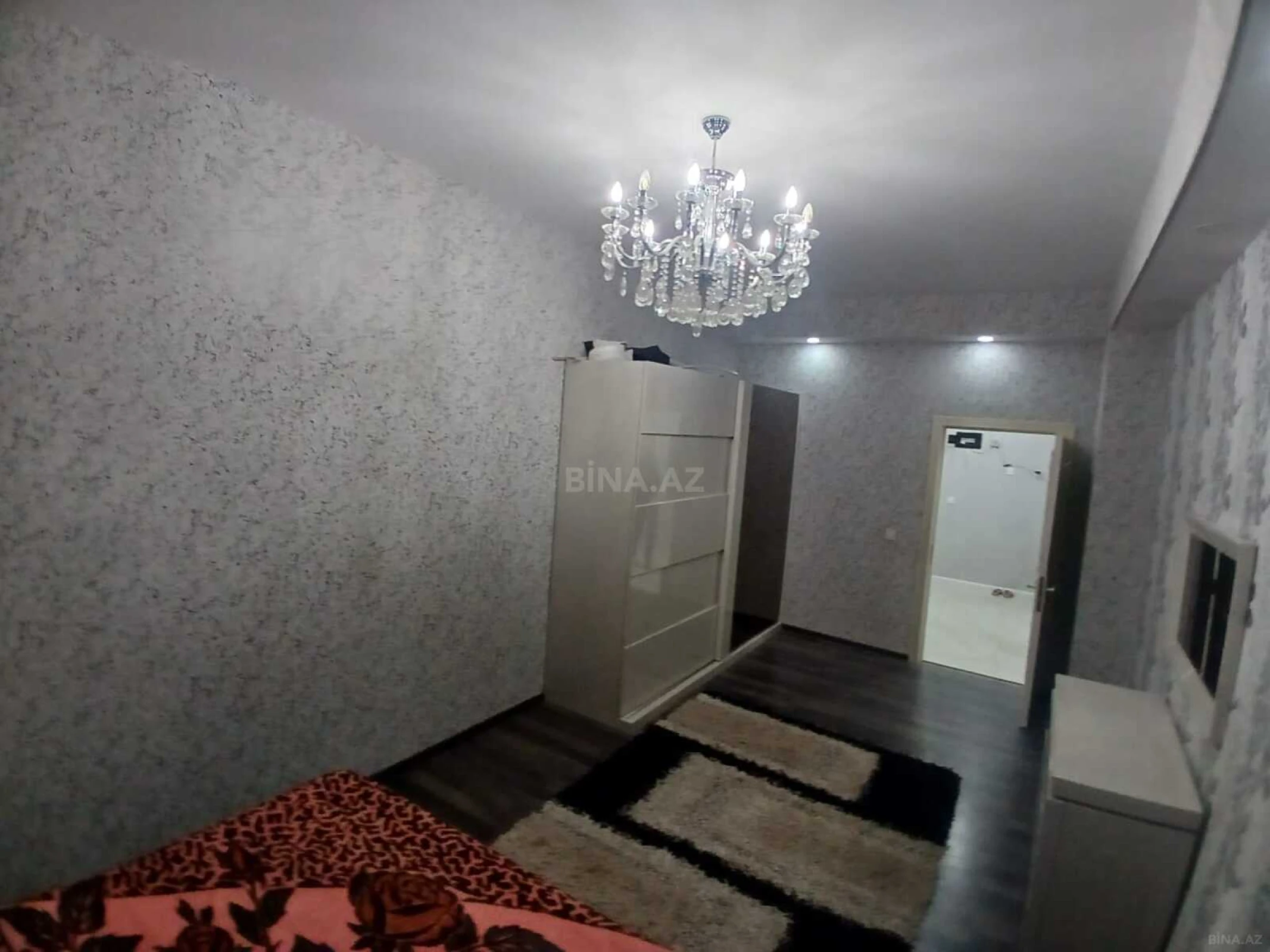 Kirayə verilir 3 otaqlı mənzil 150 m²