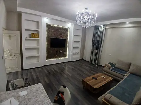 Kirayə verilir 3 otaqlı mənzil 150 m²