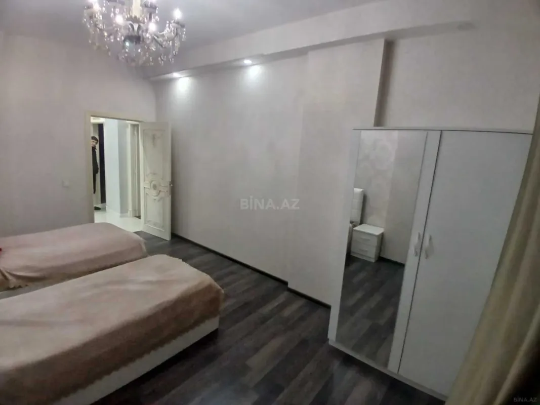 Kirayə verilir 3 otaqlı mənzil 150 m²