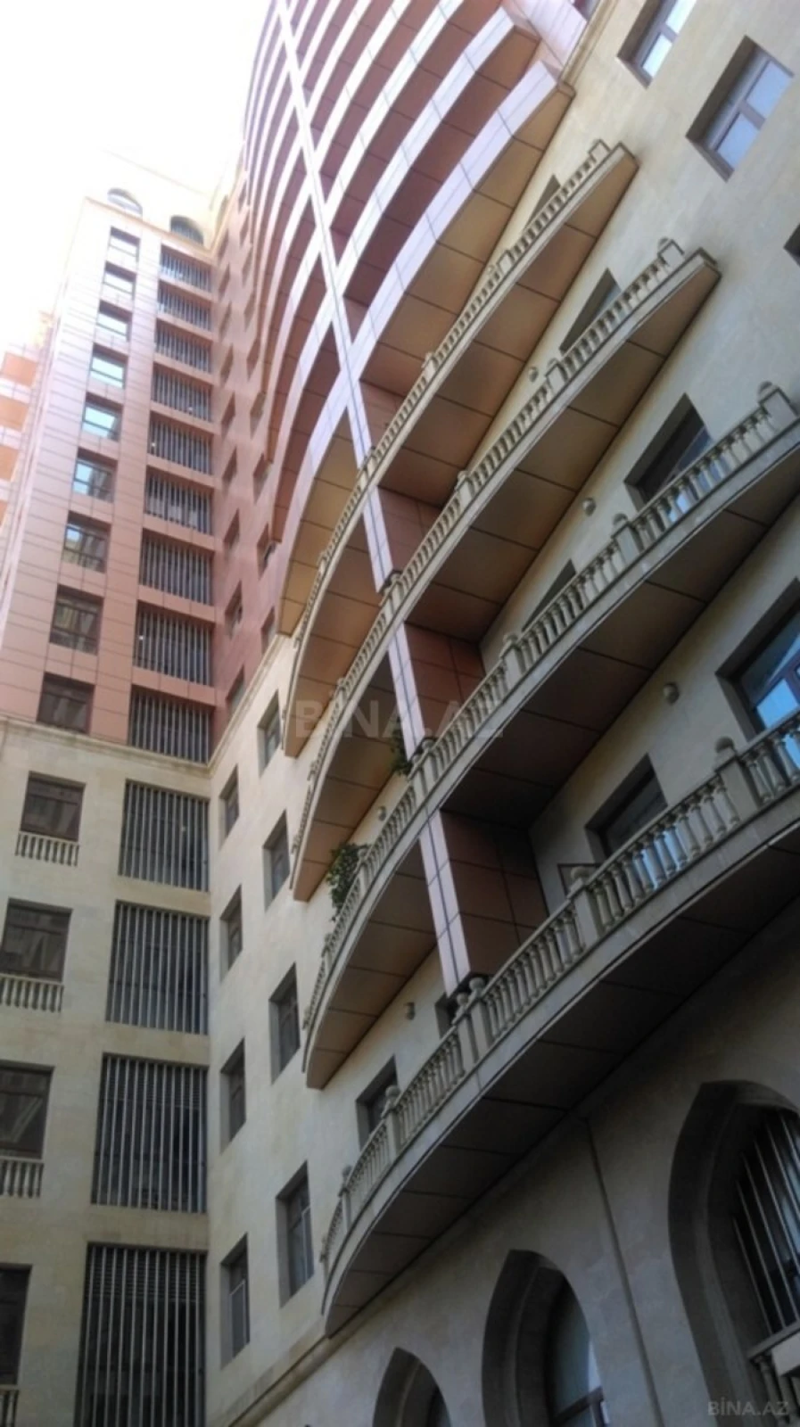 Kirayə verilir 3 otaqlı mənzil 200 m²