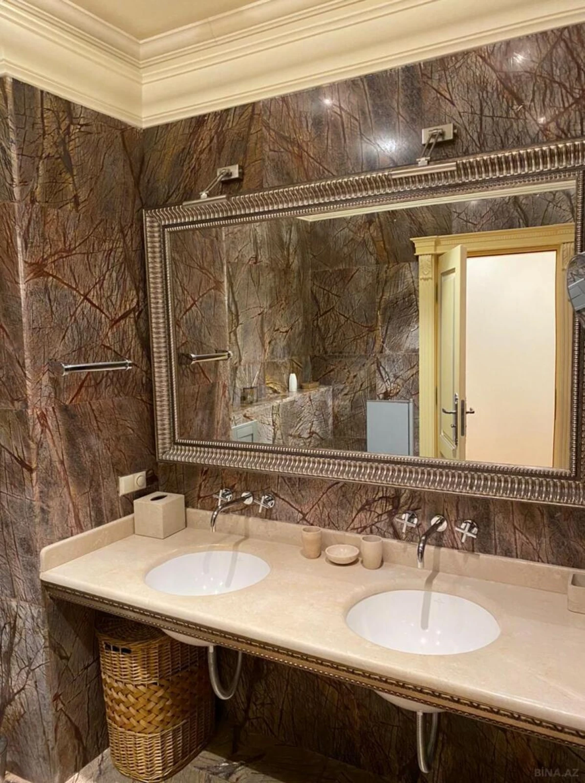 Kirayə verilir 3 otaqlı mənzil 200 m²