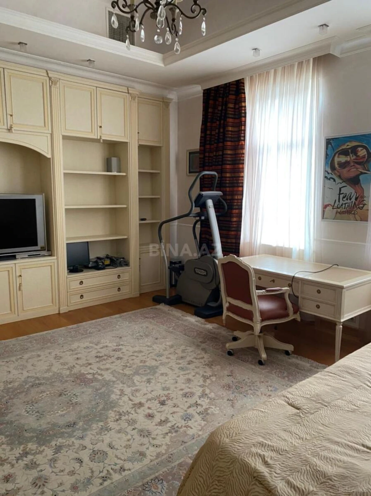 Kirayə verilir 3 otaqlı mənzil 200 m²