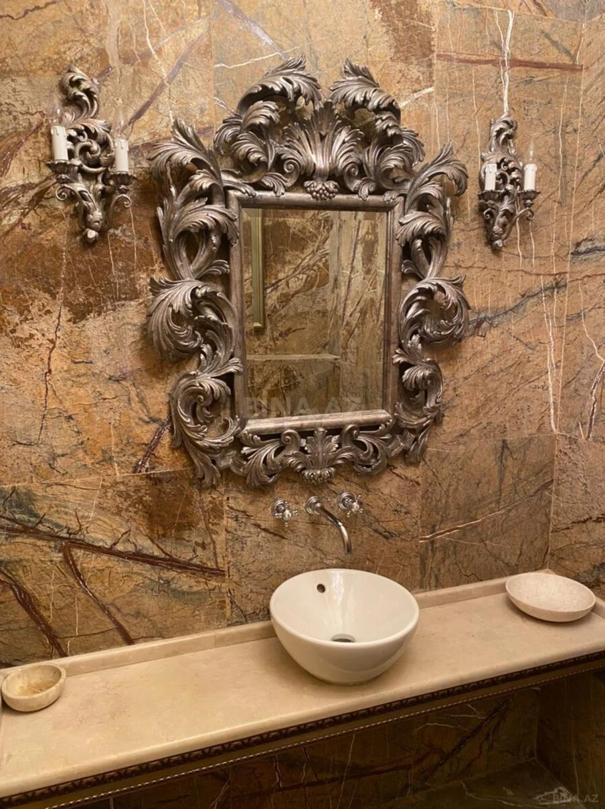 Kirayə verilir 3 otaqlı mənzil 200 m²