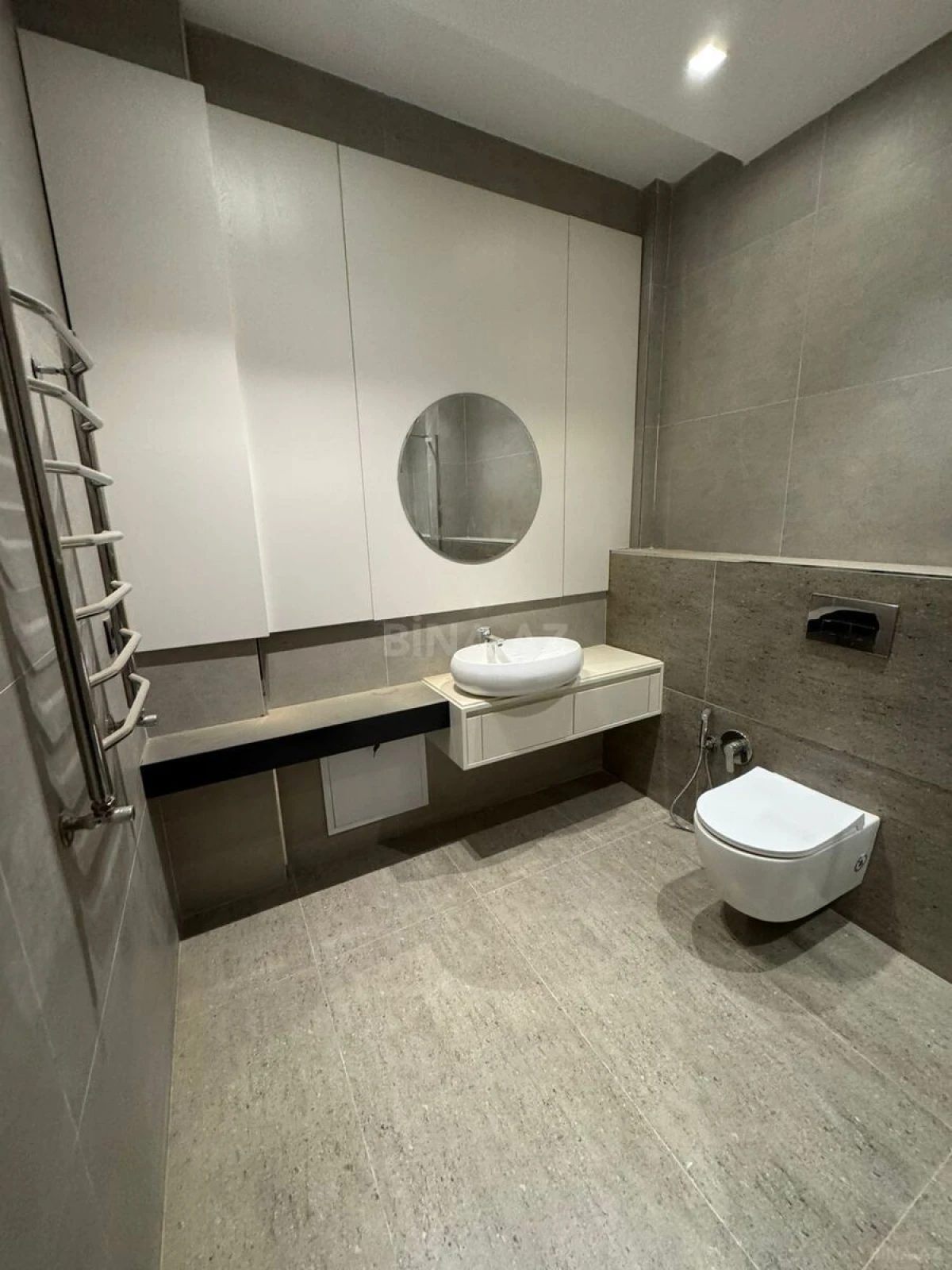 Kirayə verilir 3 otaqlı mənzil 160 m²