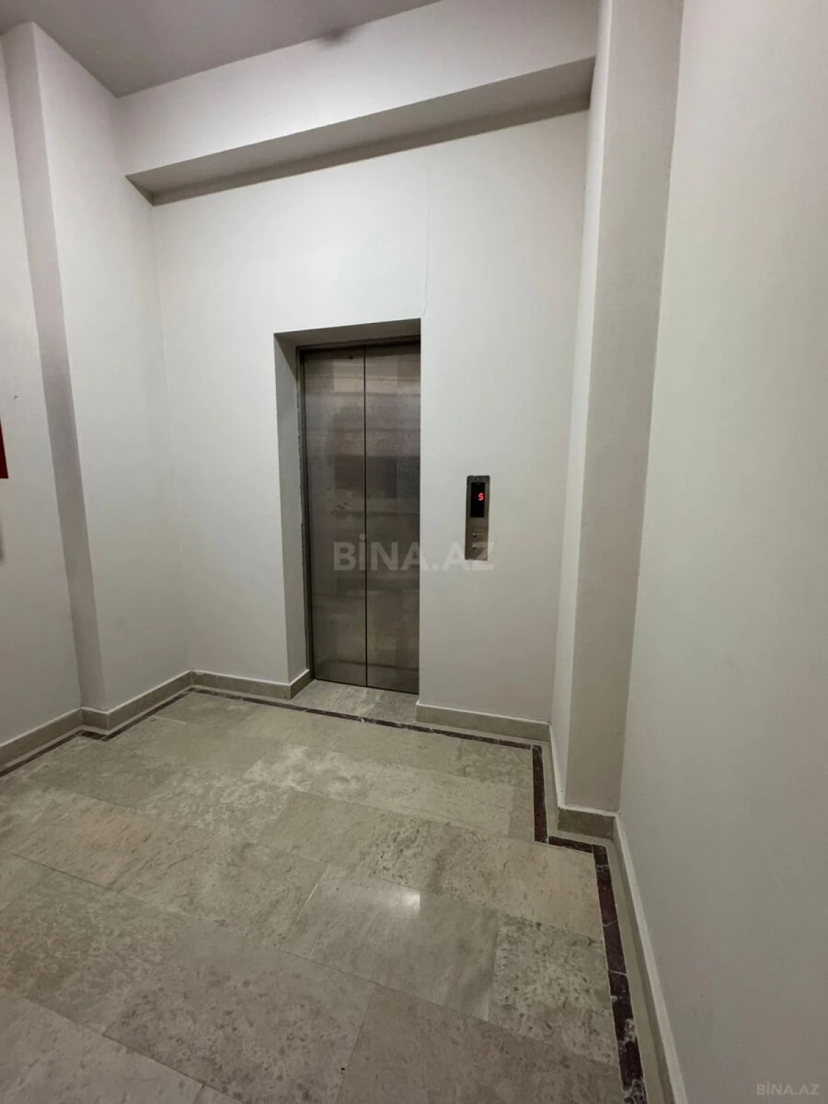 Kirayə verilir 3 otaqlı mənzil 160 m²