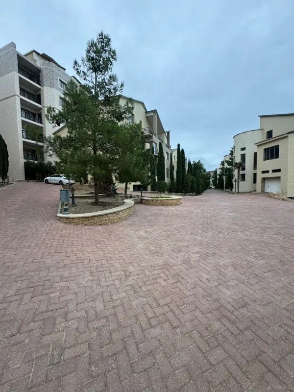 Kirayə verilir 3 otaqlı mənzil 160 m²