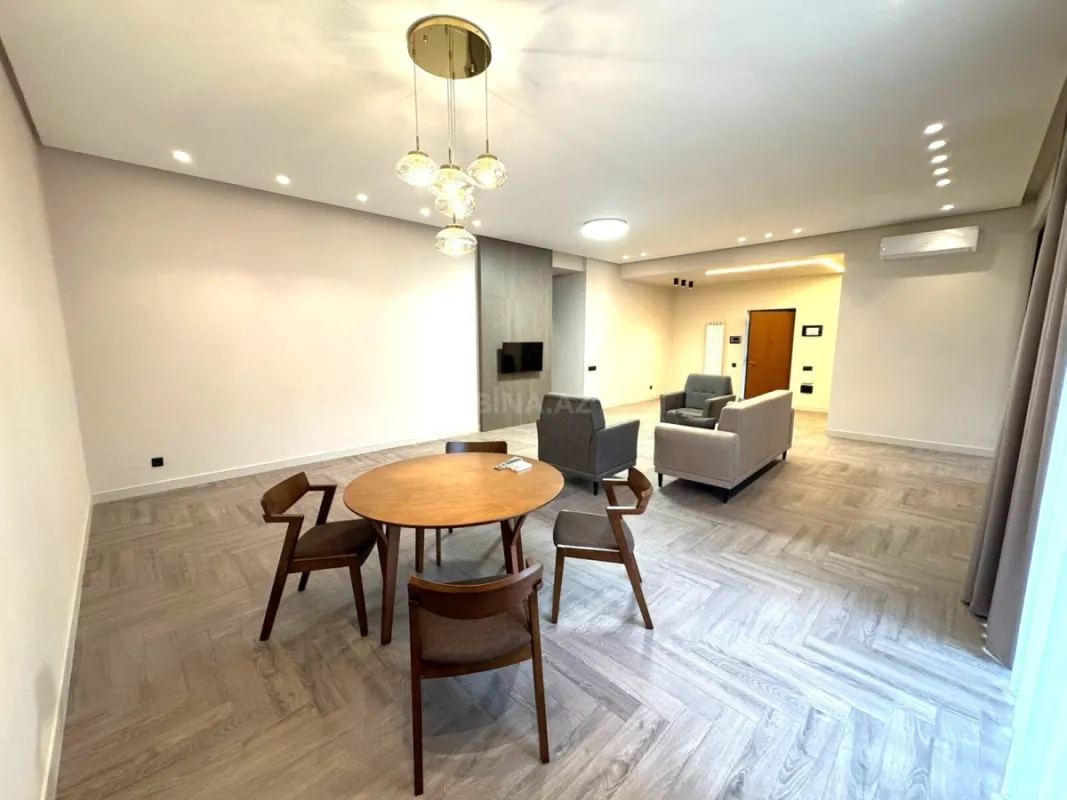Kirayə verilir 3 otaqlı mənzil 160 m²