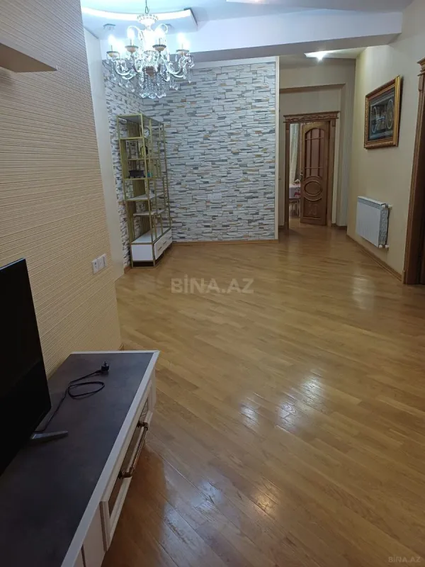 Kirayə verilir 3 otaqlı mənzil 160 m²