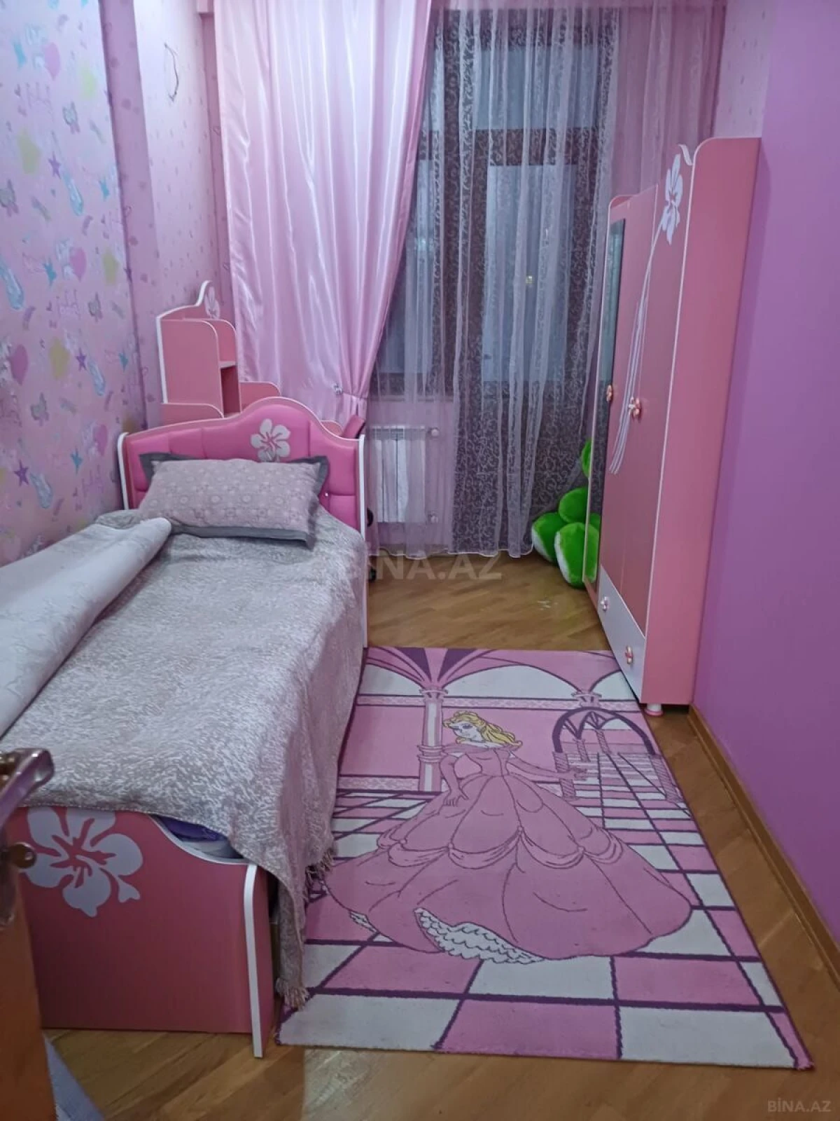 Kirayə verilir 3 otaqlı mənzil 160 m²