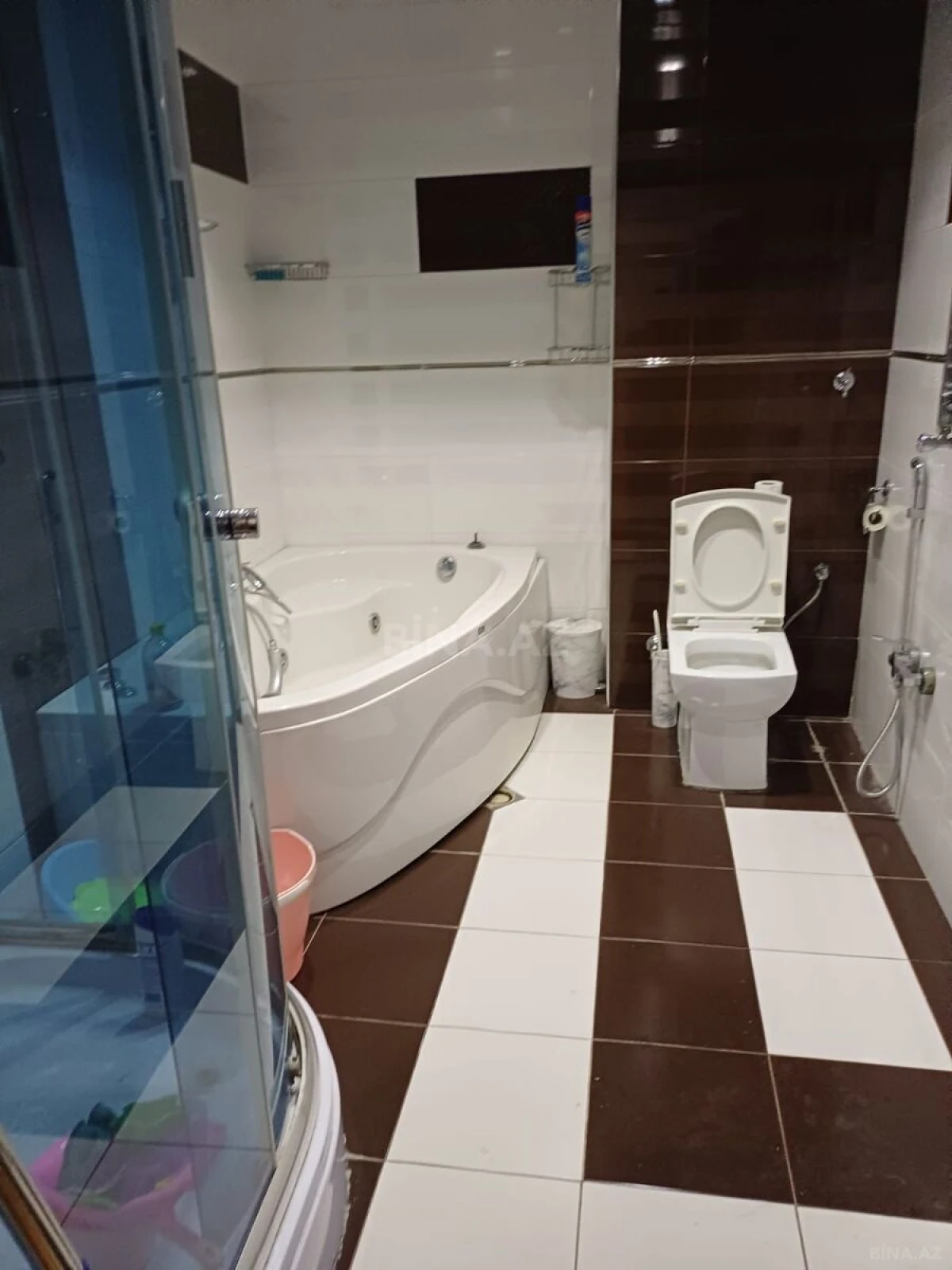 Kirayə verilir 3 otaqlı mənzil 160 m²