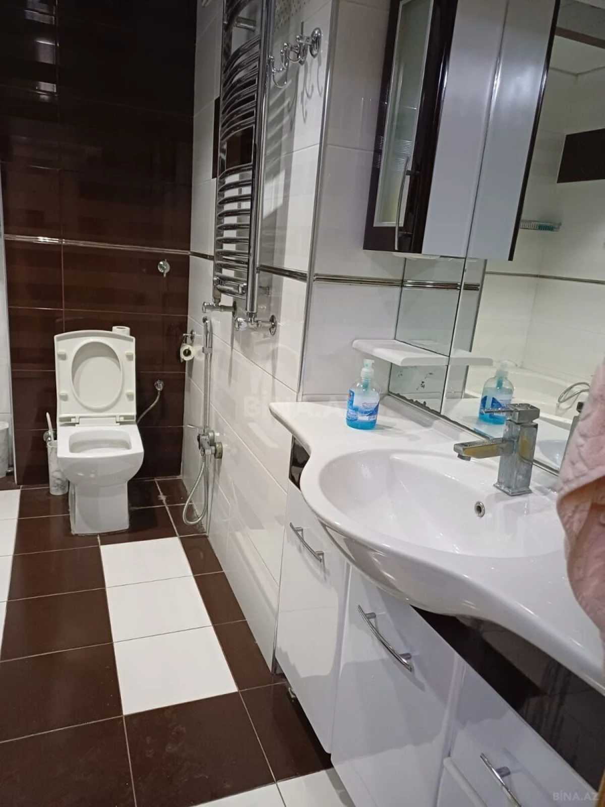 Kirayə verilir 3 otaqlı mənzil 160 m²