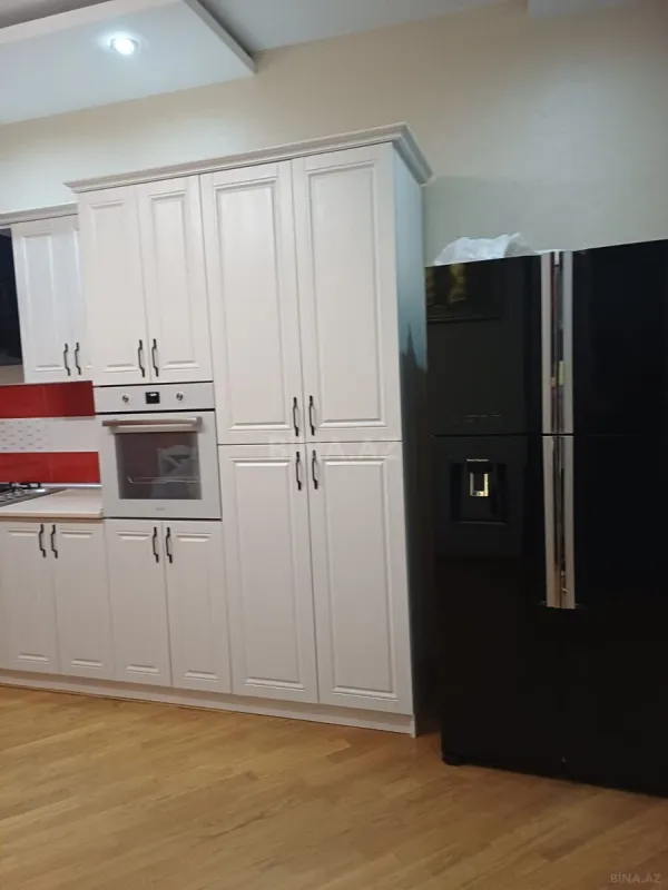 Kirayə verilir 3 otaqlı mənzil 160 m²