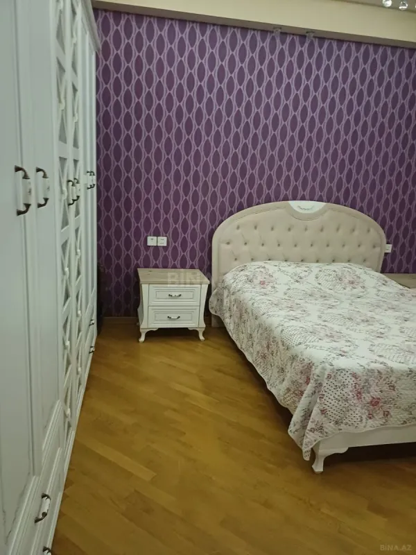 Kirayə verilir 3 otaqlı mənzil 160 m²