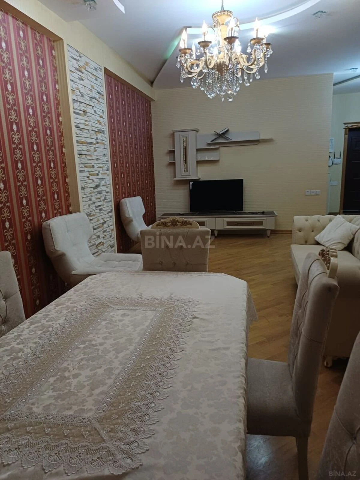 Kirayə verilir 3 otaqlı mənzil 160 m²