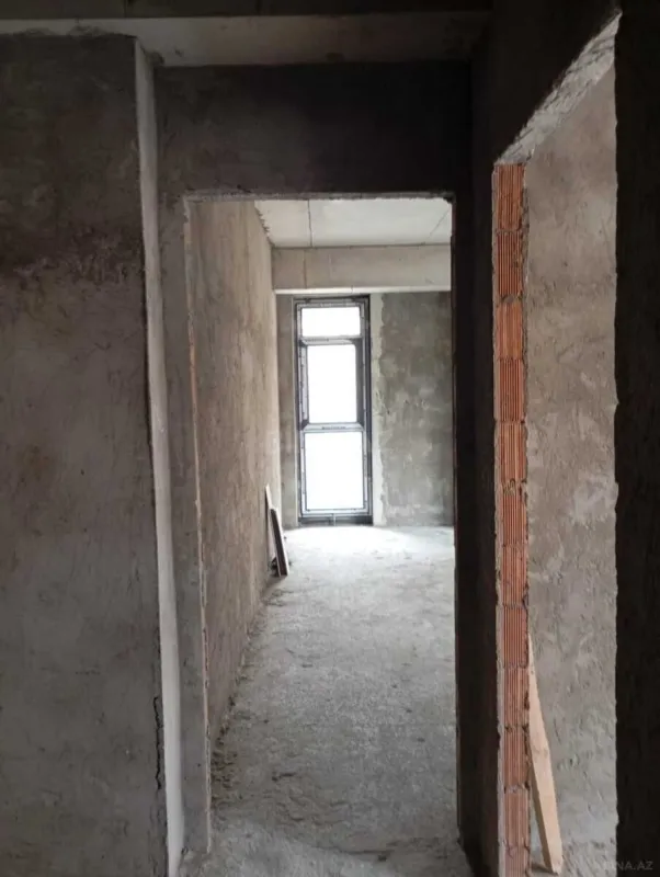 Satılır 2 otaqlı mənzil 67 m²