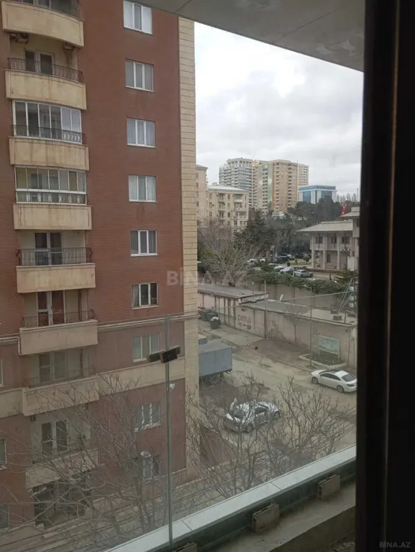 Satılır 2 otaqlı mənzil 67 m²