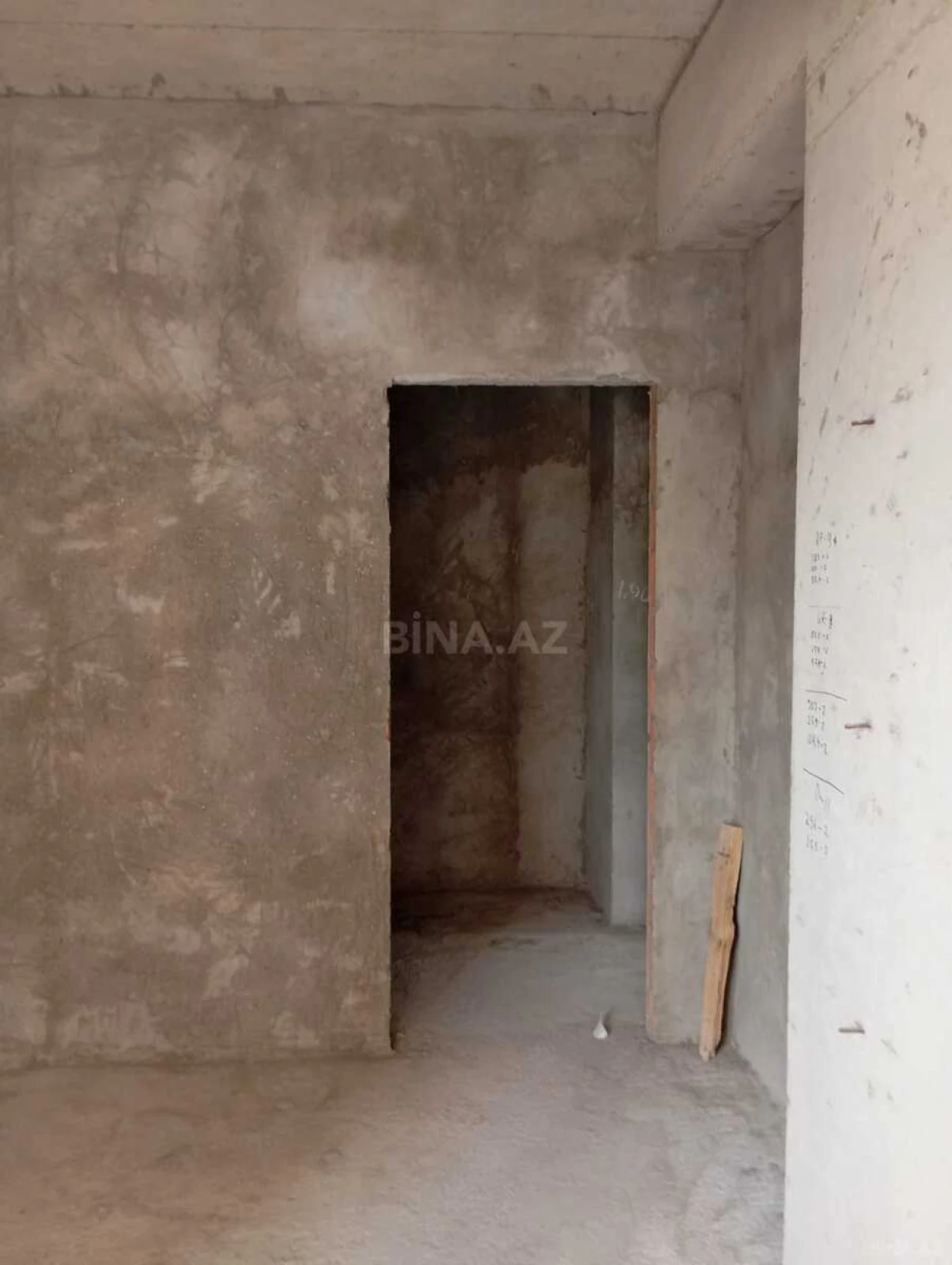 Satılır 2 otaqlı mənzil 67 m²