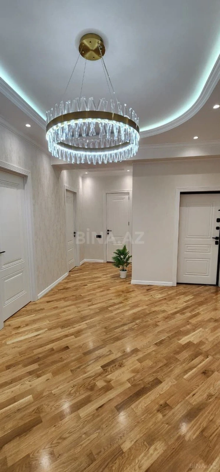 Satılır 3 otaqlı mənzil 115 m²