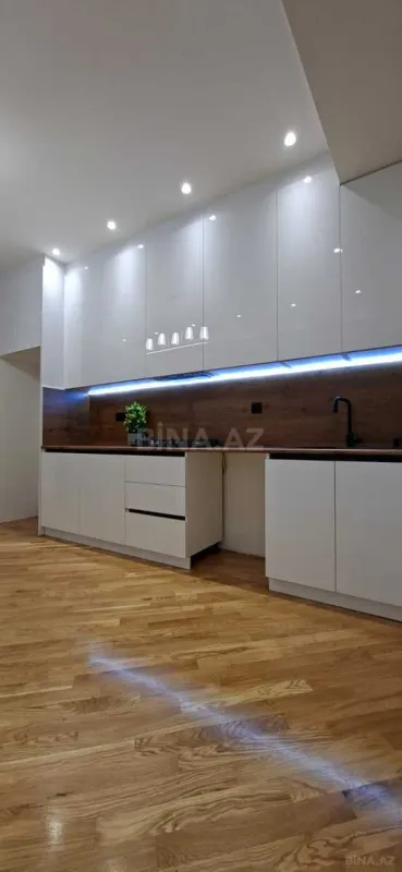Satılır 3 otaqlı mənzil 115 m²