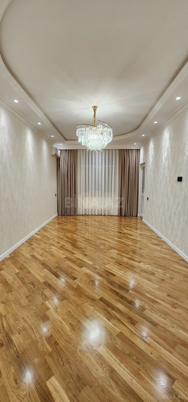 Satılır 3 otaqlı mənzil 115 m²