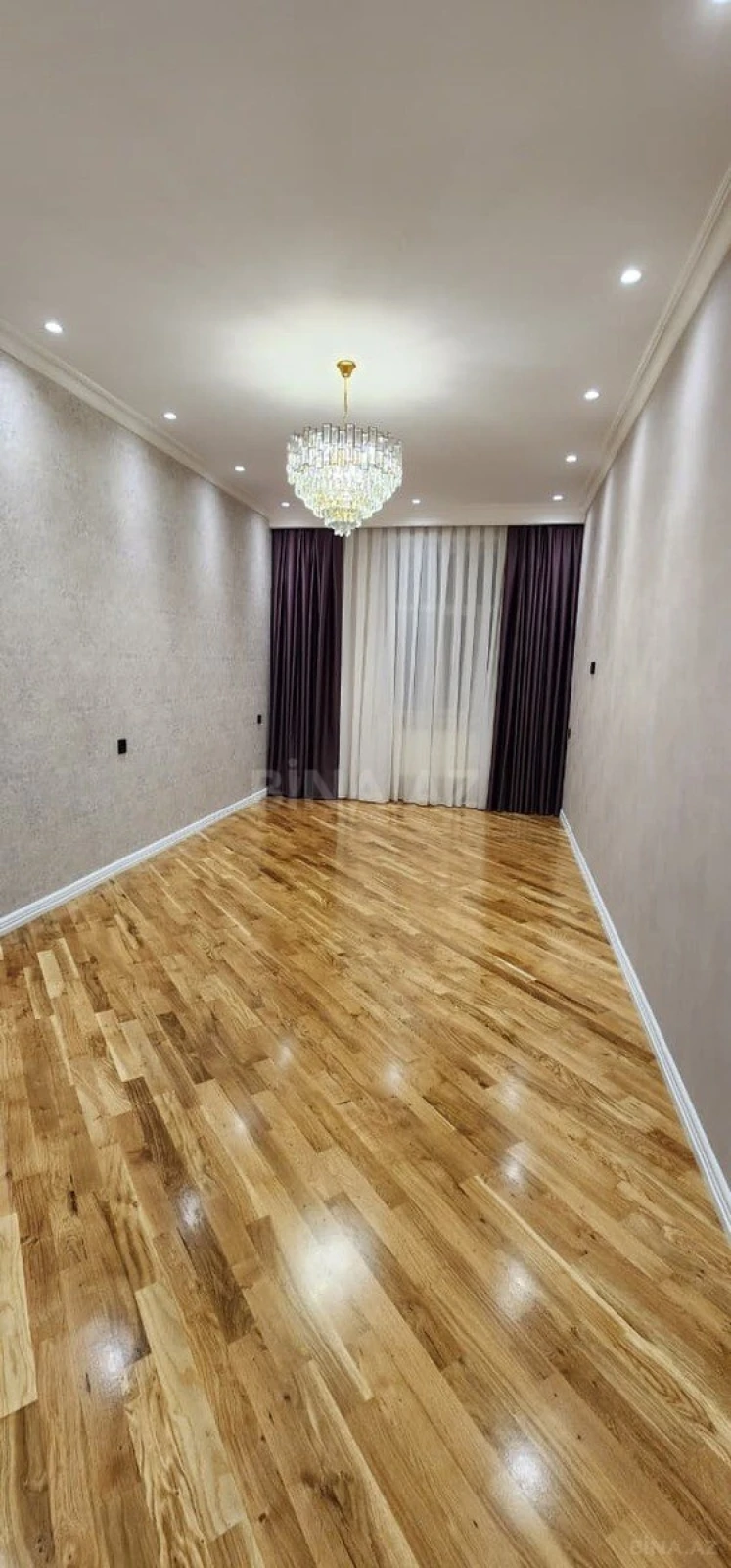 Satılır 3 otaqlı mənzil 115 m²