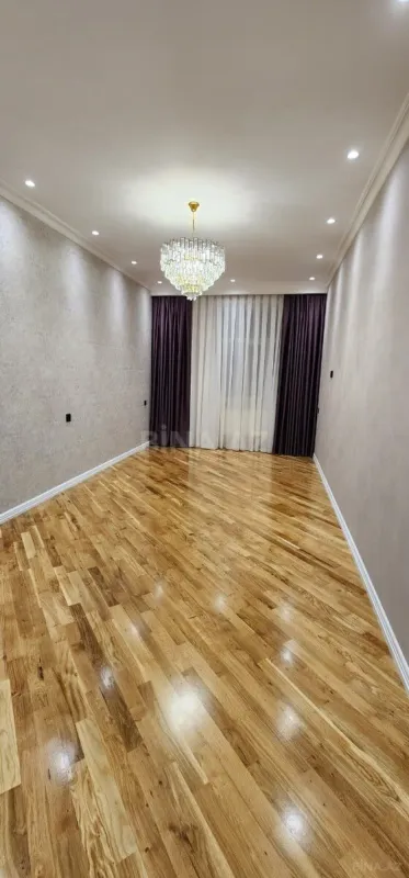 Satılır 3 otaqlı mənzil 115 m²
