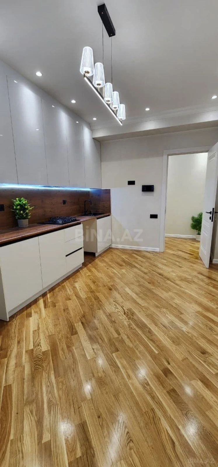 Satılır 3 otaqlı mənzil 115 m²
