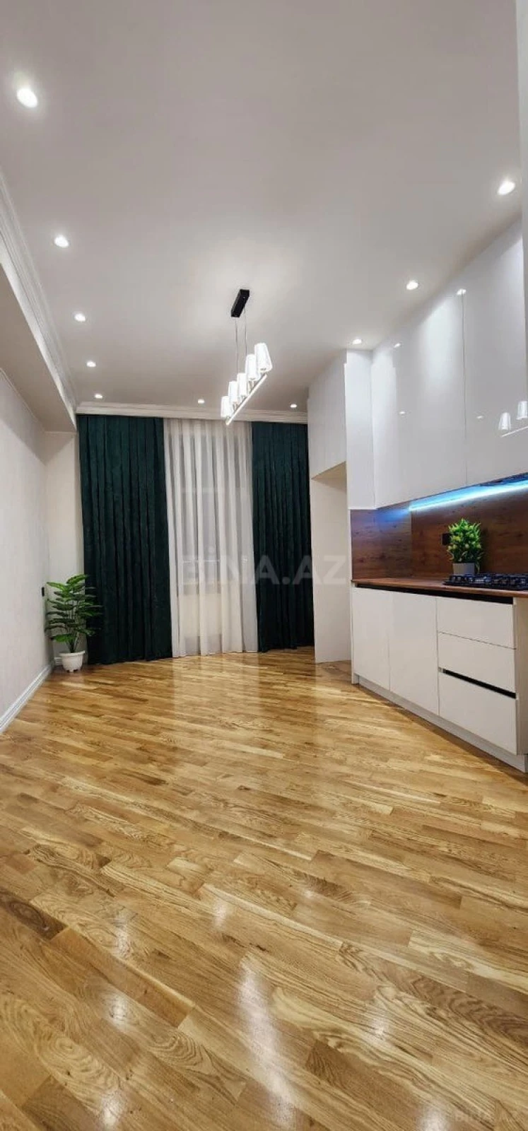 Satılır 3 otaqlı mənzil 115 m²