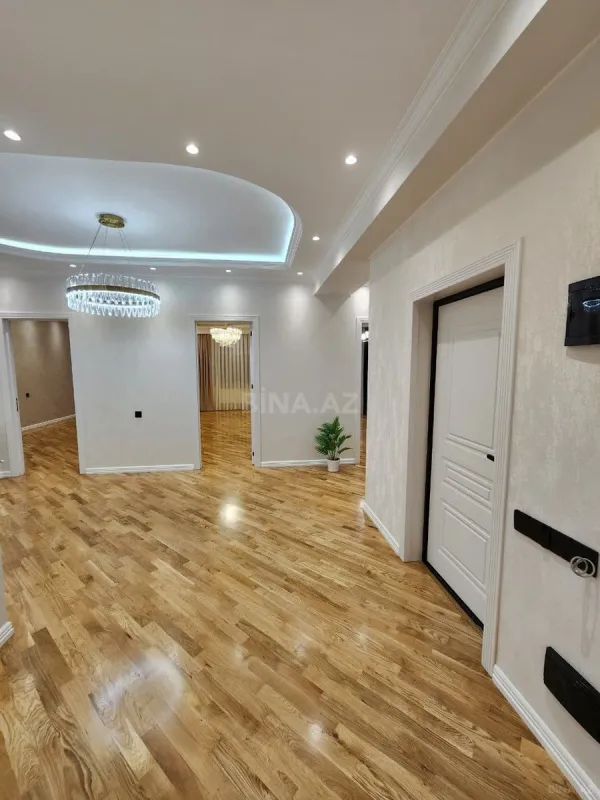 Satılır 3 otaqlı mənzil 115 m²