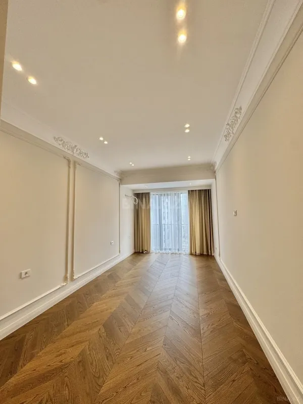 Satılır 3 otaqlı mənzil 127 m²