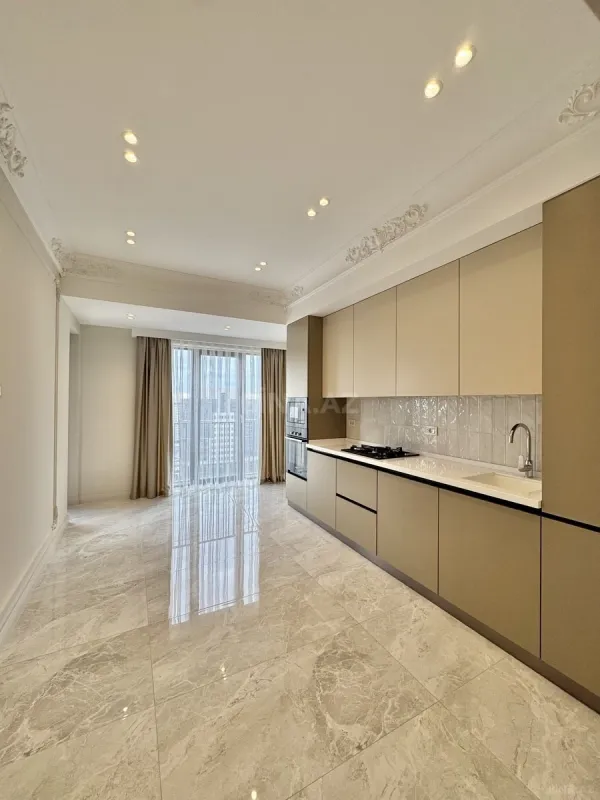 Satılır 3 otaqlı mənzil 127 m²