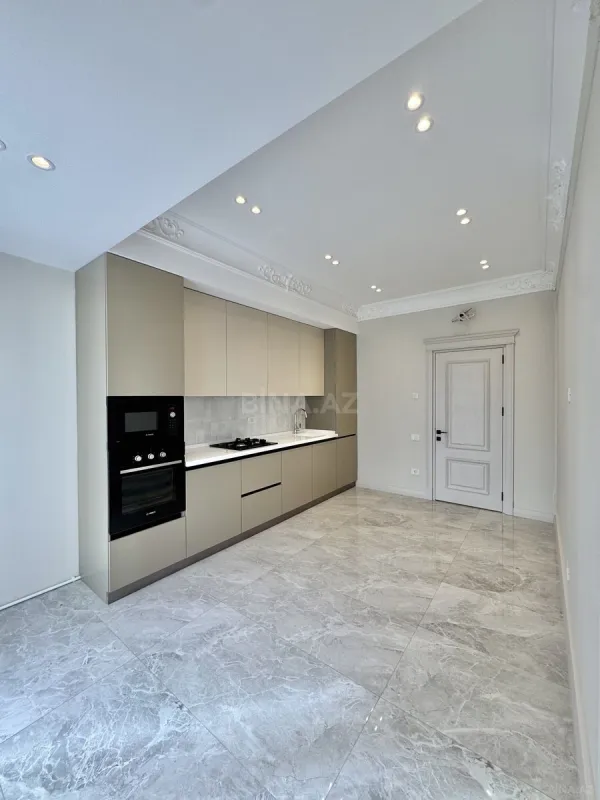 Satılır 3 otaqlı mənzil 127 m²