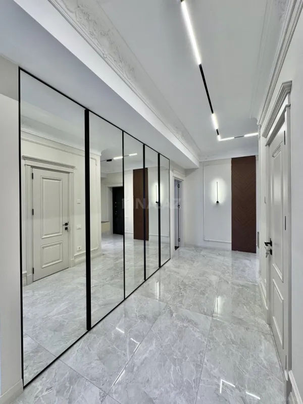 Satılır 3 otaqlı mənzil 127 m²