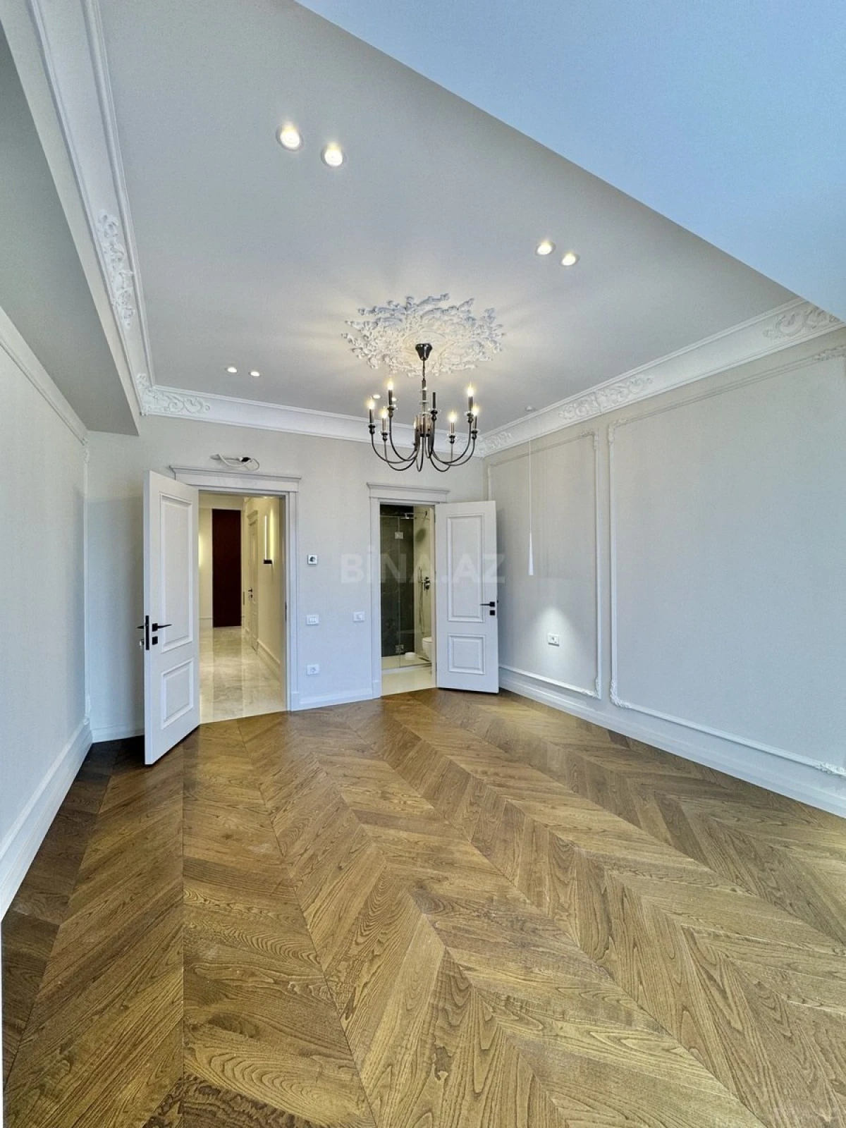 Satılır 3 otaqlı mənzil 127 m²