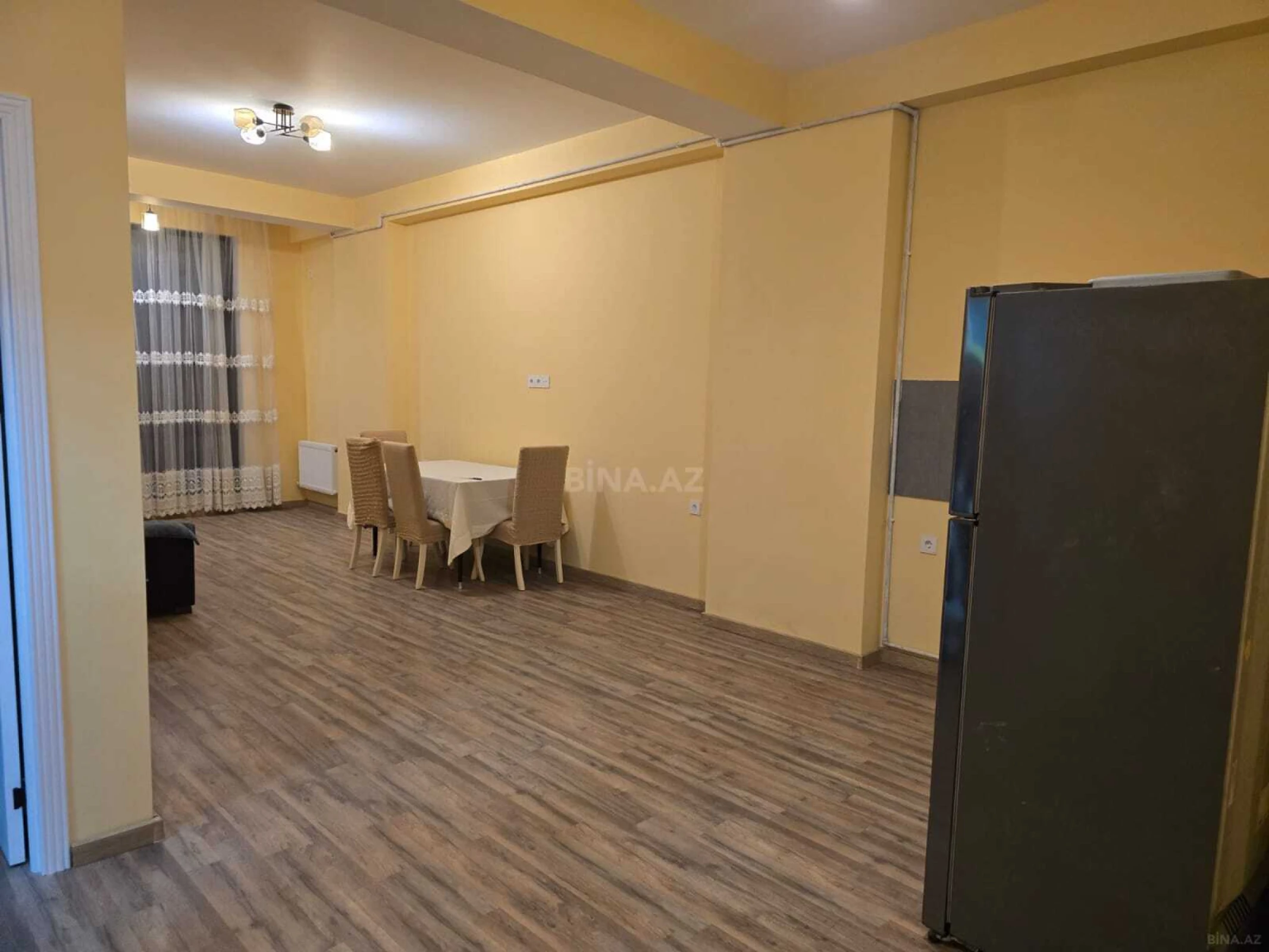 Kirayə verilir 2 otaqlı mənzil 65 m²